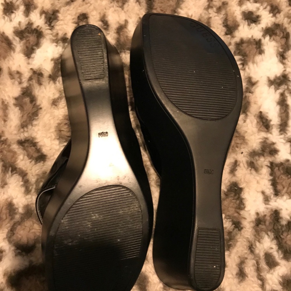 Women Guess thongs size 8.5